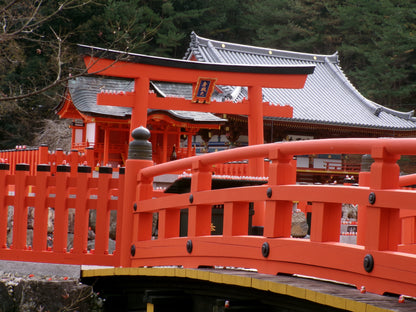 MINOH: Katsuoji, Ryanji y Cascada.